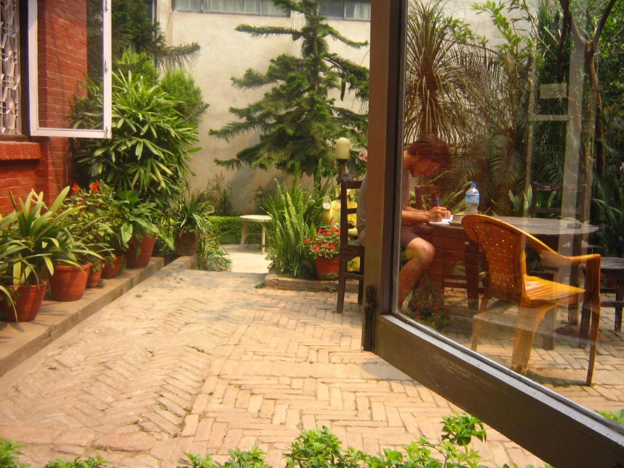 Kathmandu Garden House Hotel Buitenkant foto